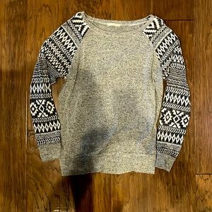 Le Lis XS Black and Gray Sweater